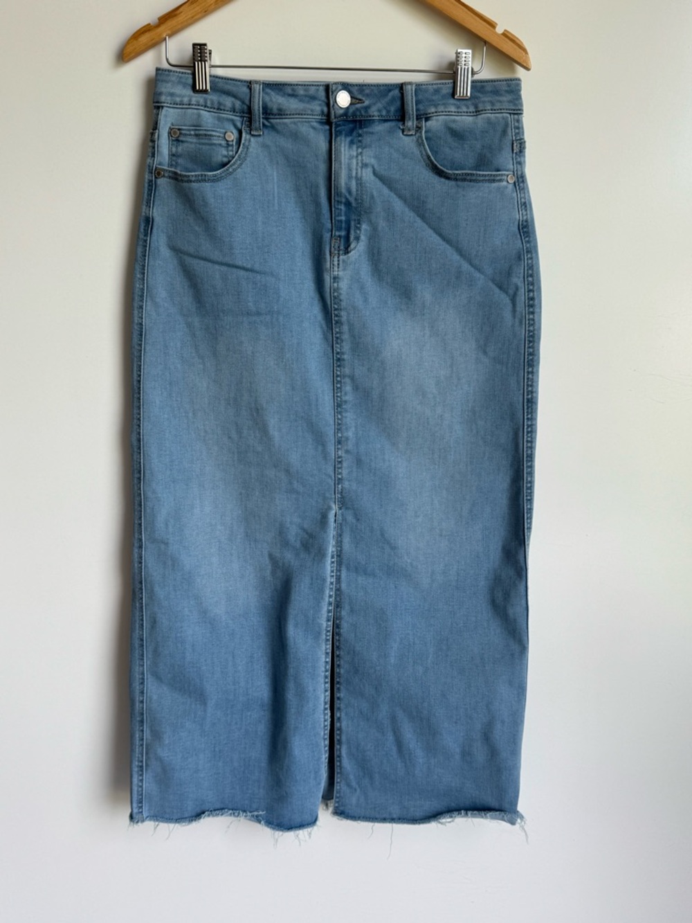 Oat New York Denim Maxi Skirt Women’s Size 8 or‎ 29 Light Wash High Rise Raw Hem